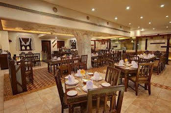 Hotel The Atria 4*
