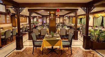 Hotel The Atria 4*