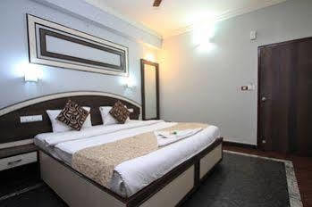 Hotel Oyo Shantinagar 3*