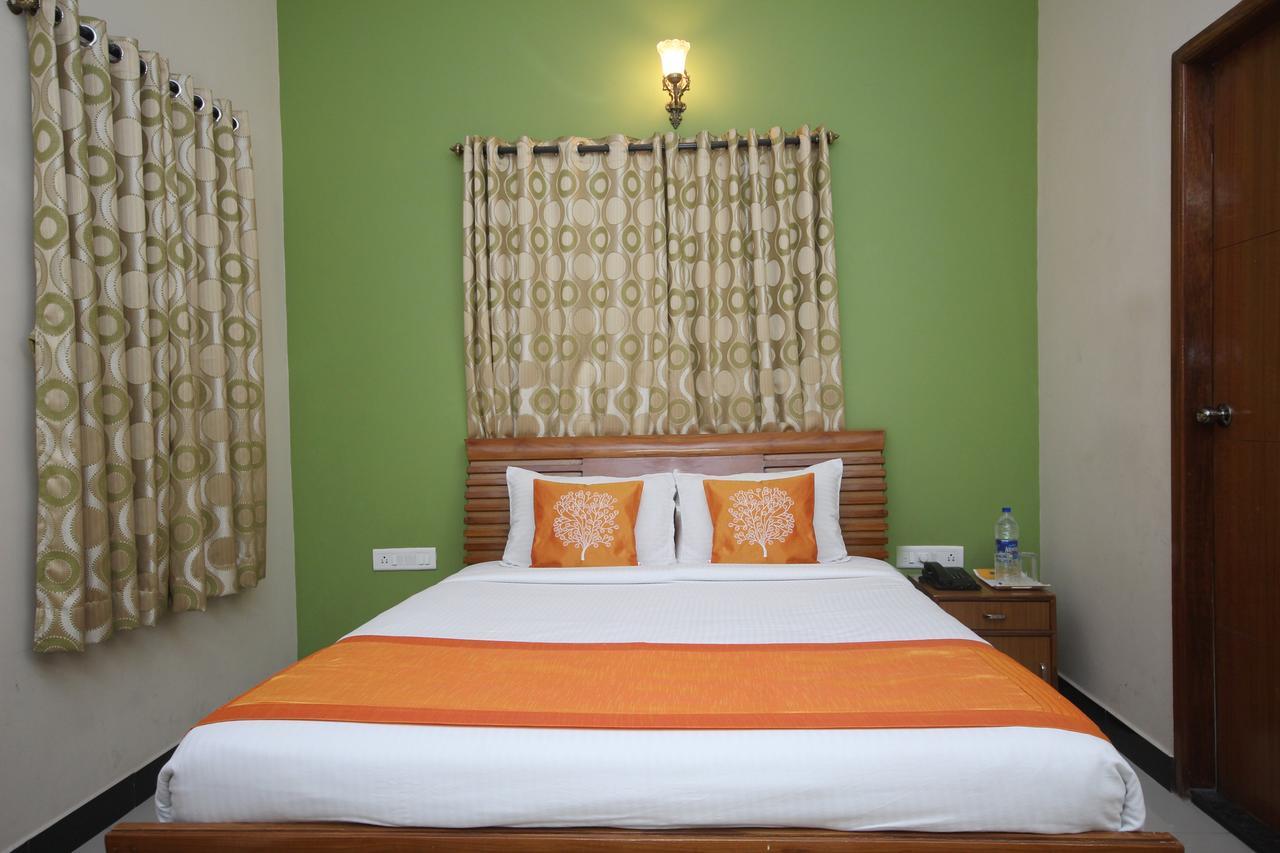 Oyo 2916 Queens Castle 3* Bangalore