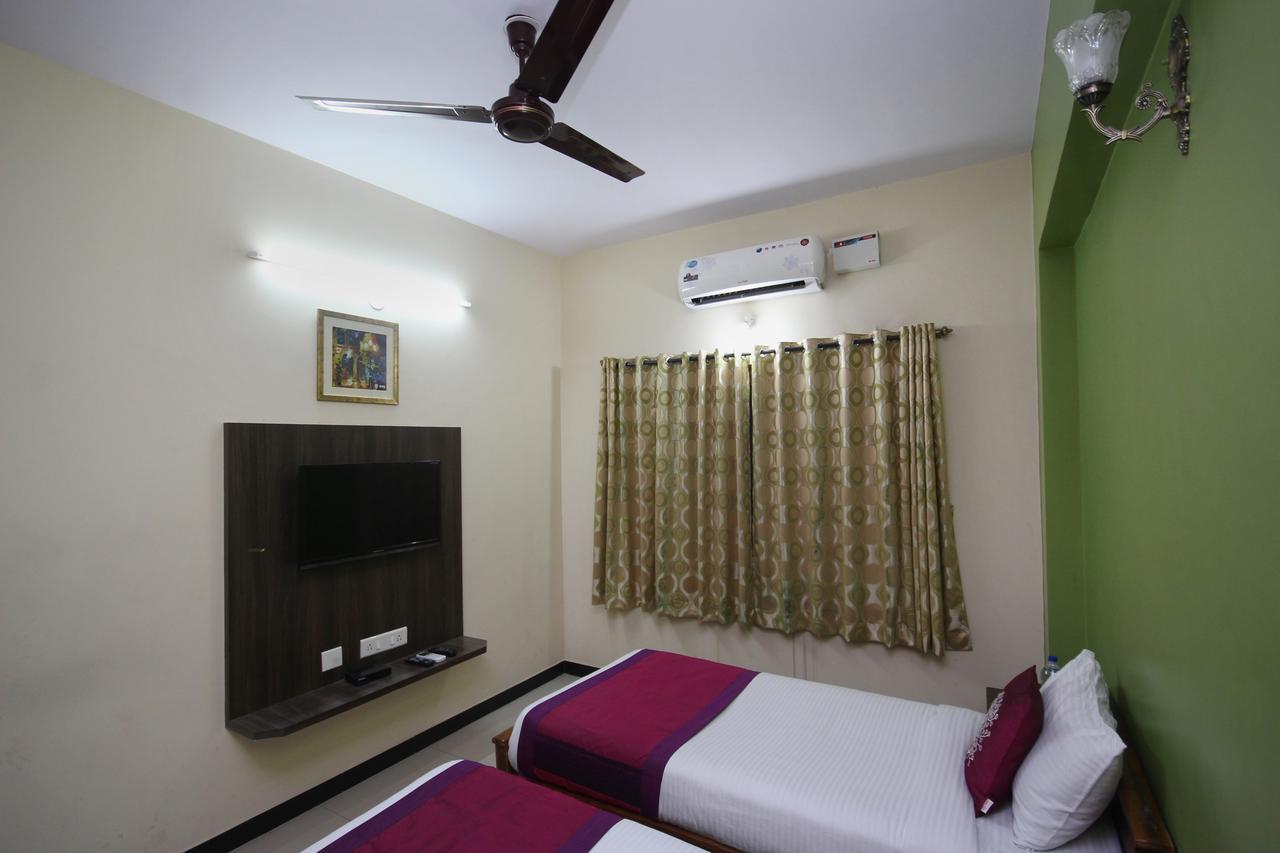 Oyo 2916 Queens Castle Bangalore