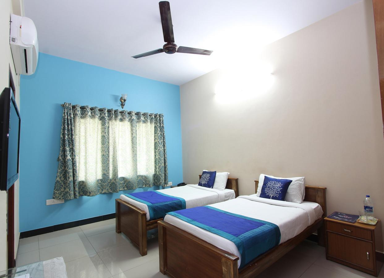 Oyo 2916 Queens Castle Bangalore