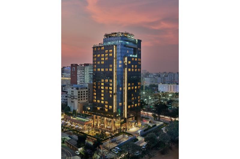The Den, 5* Bangalore