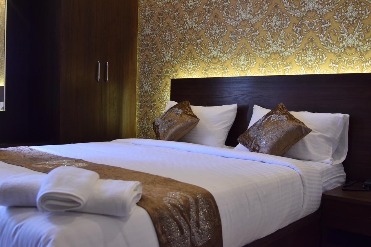 Capital O 9917 Sjr And Comforts Bangalore