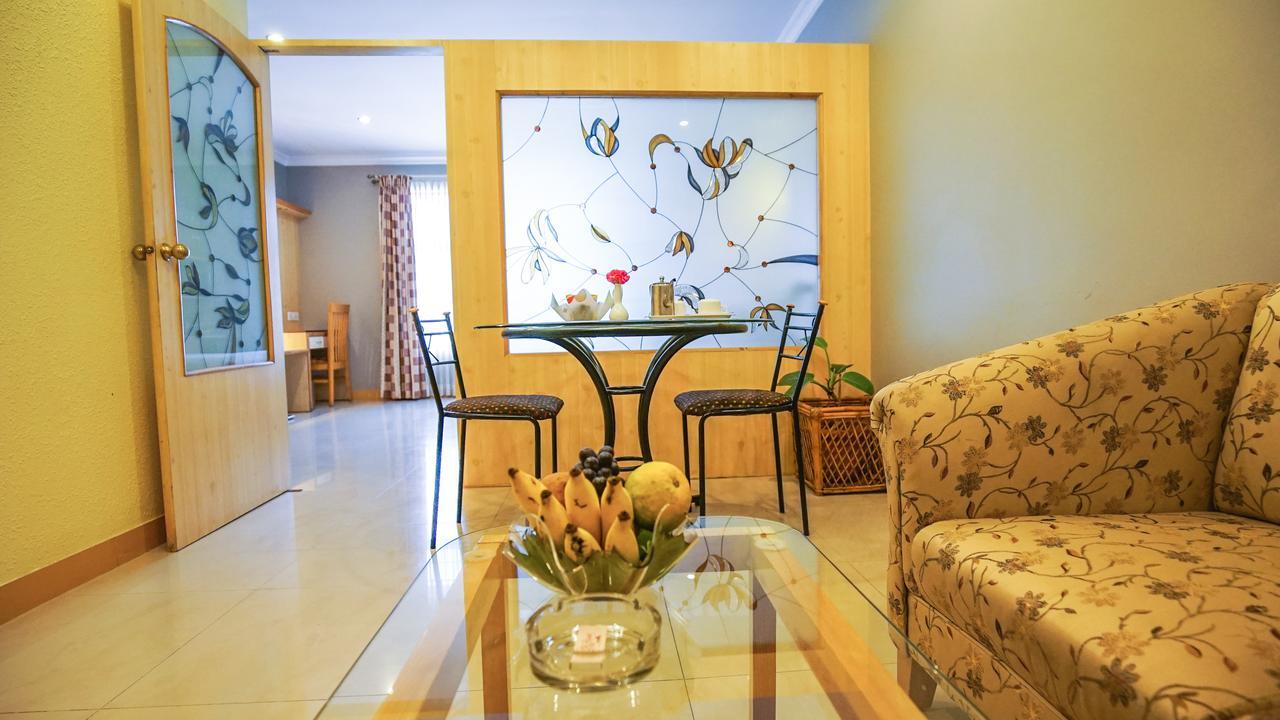 Hotel Cross Roads Bangalore
