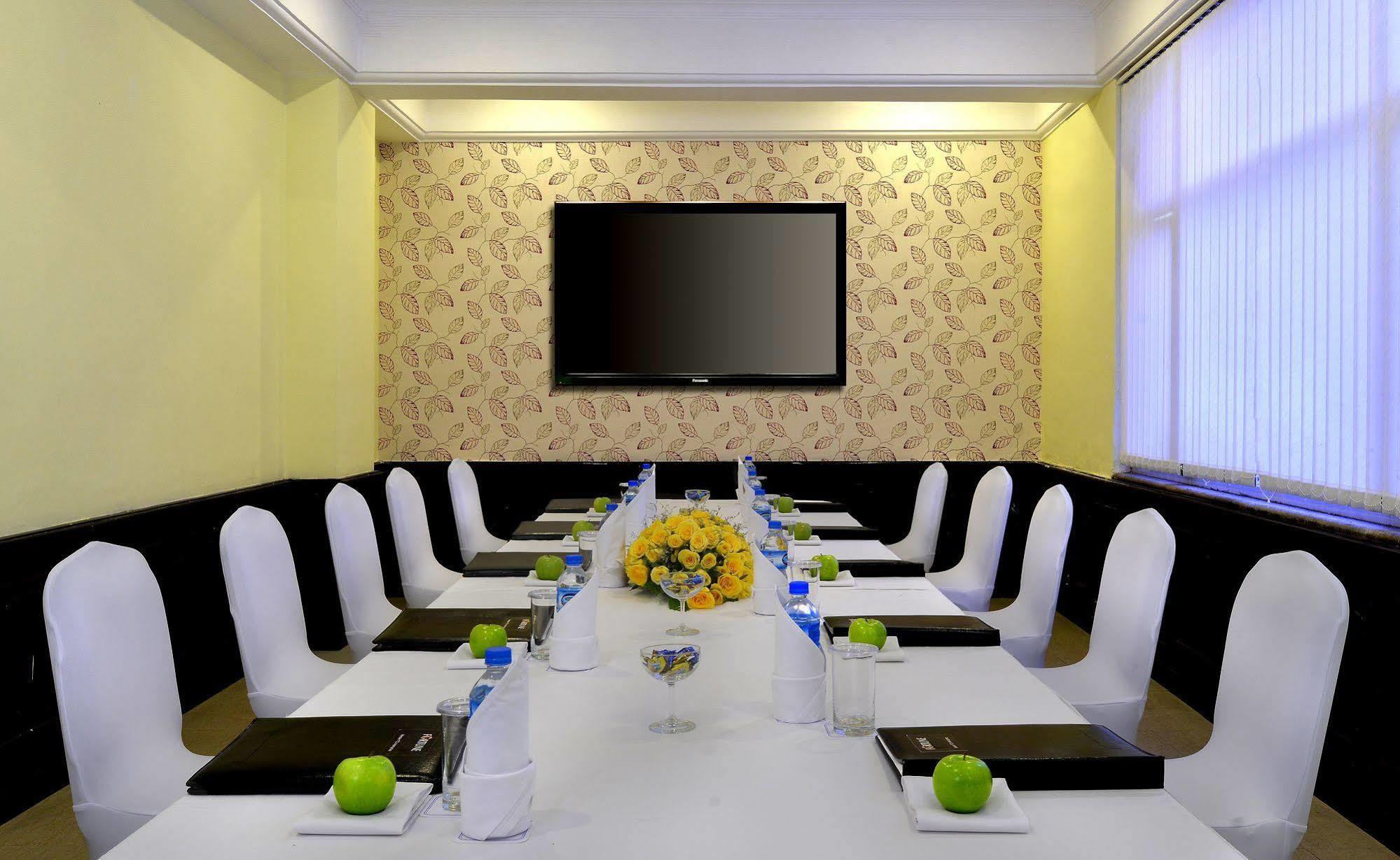 J P Cordial Hotel