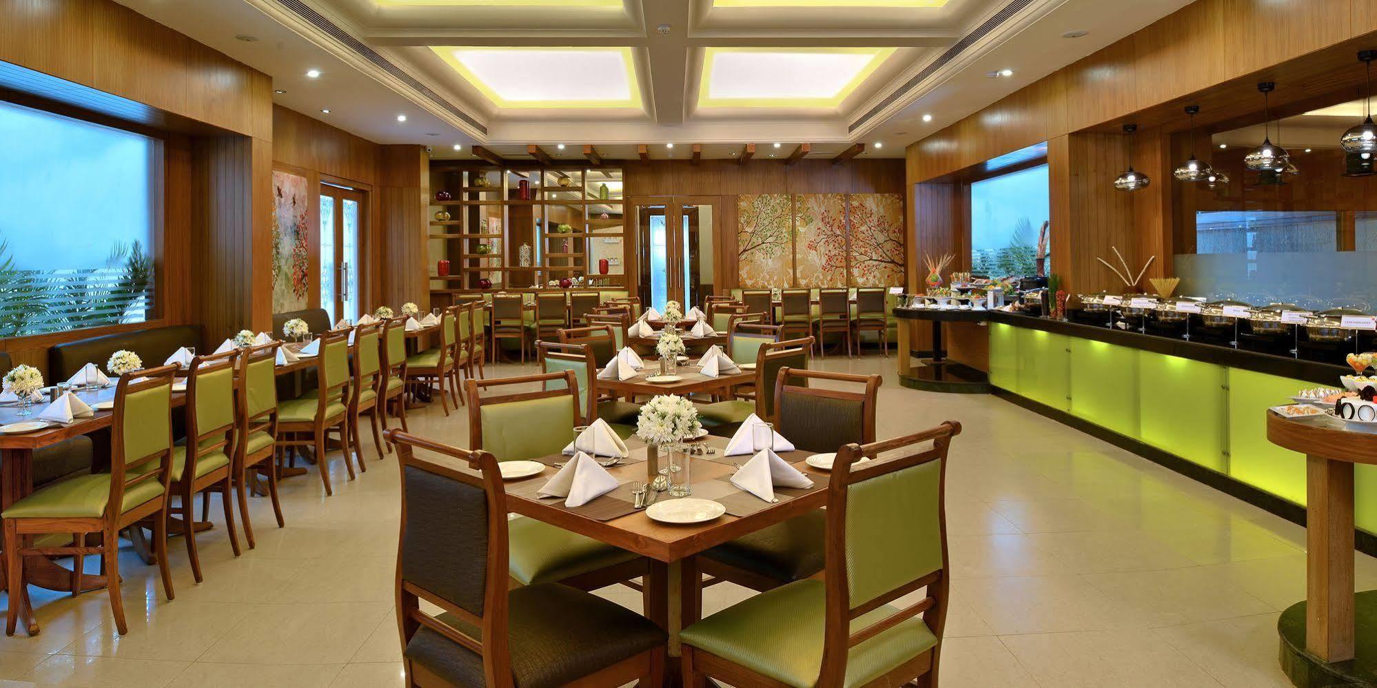 Hotel J P Cordial 3*