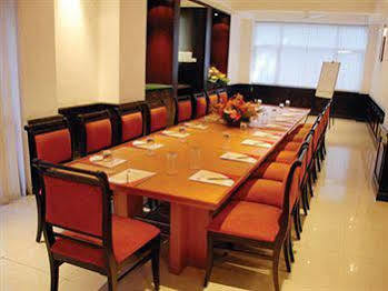 Hotel J P Cordial 3*