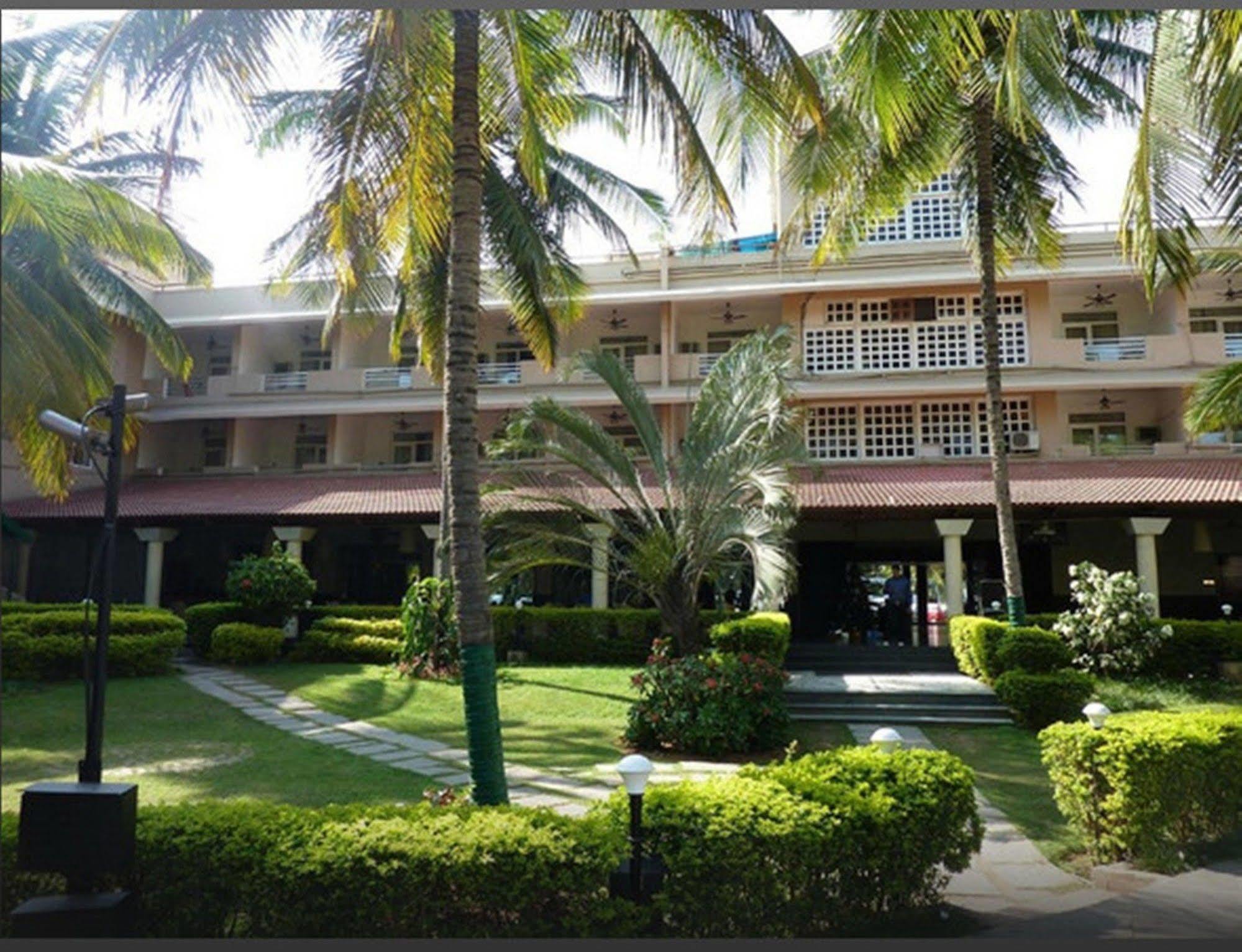 Resort Royal Orchid & Convention Centre, Yelahanka