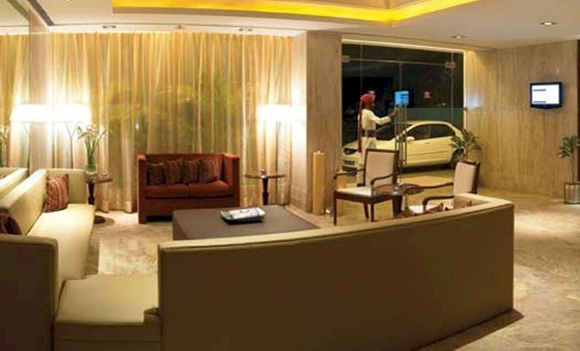 Resort Royal Orchid & Convention Centre, Yelahanka