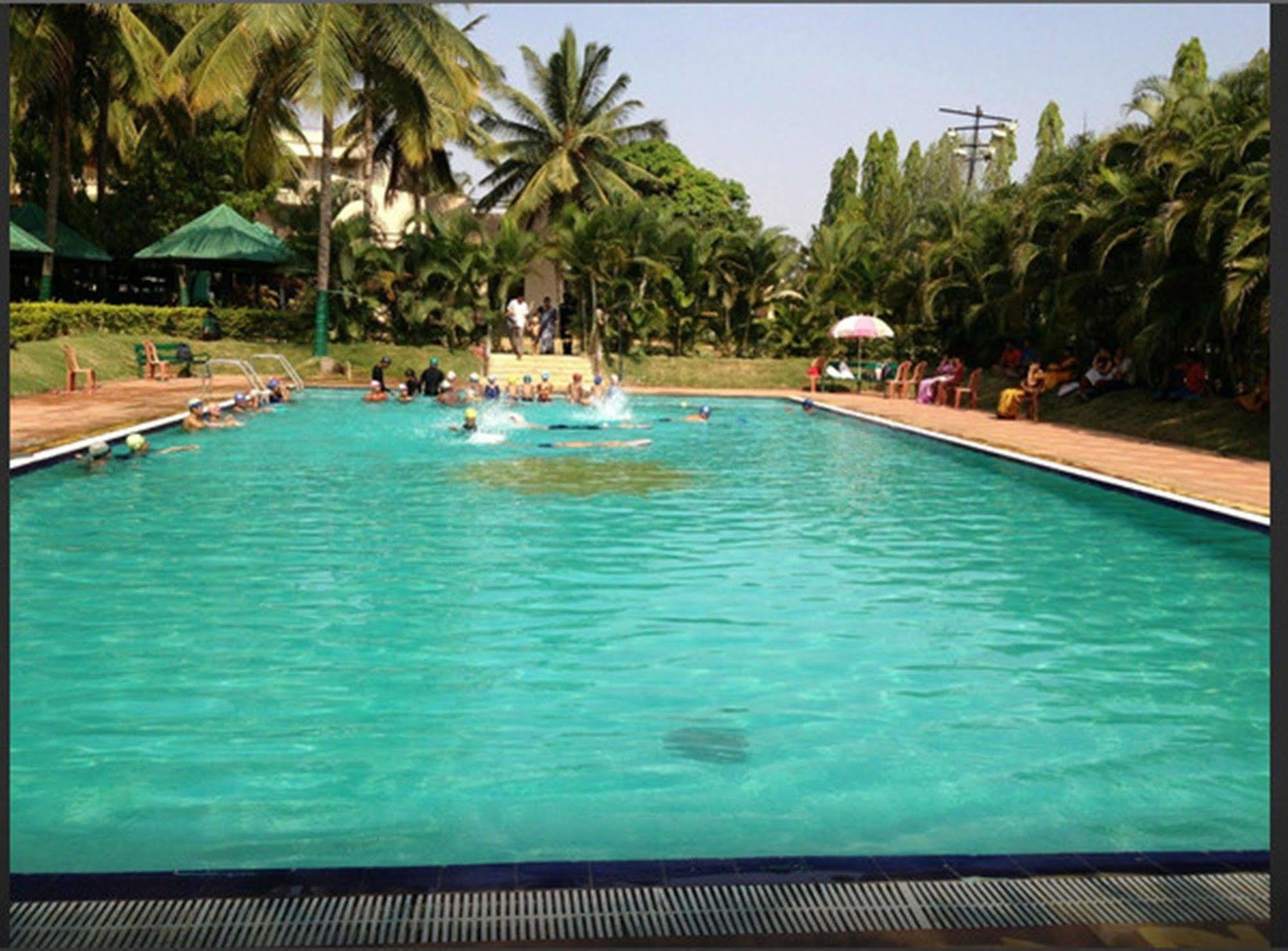 Resort Royal Orchid & Convention Centre, Yelahanka