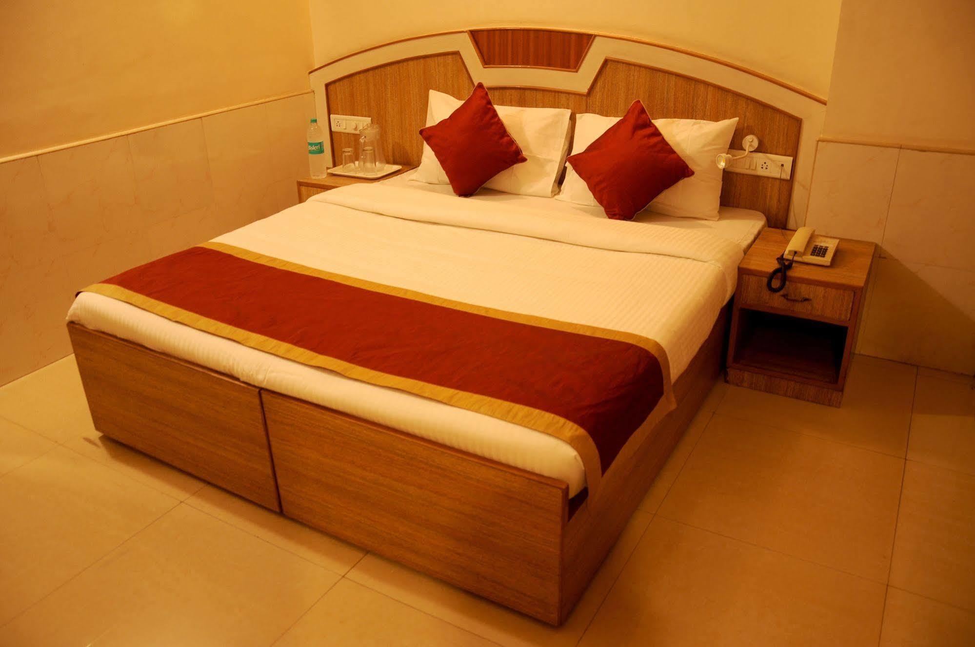 Oyo 9633 Srinidhi Residency 2* Bangalore
