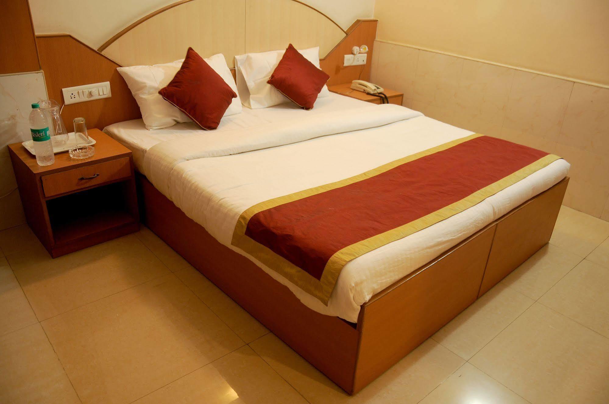 Oyo 9633 Srinidhi Residency 2* Bangalore
