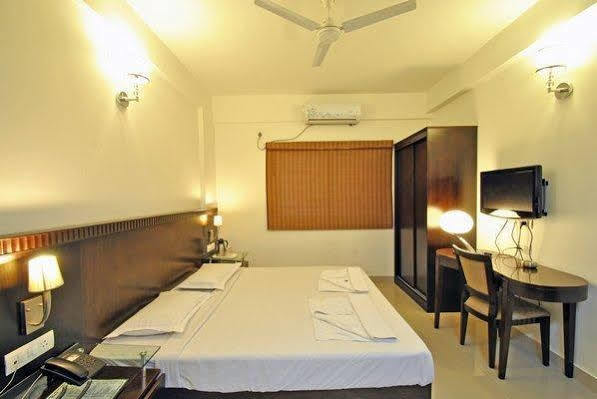 Hotel Amshi International