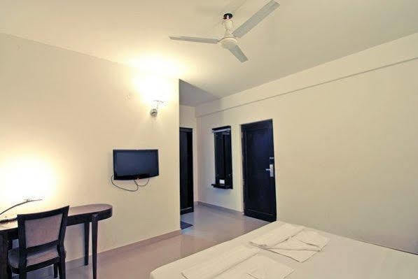 Hotel Amshi International
