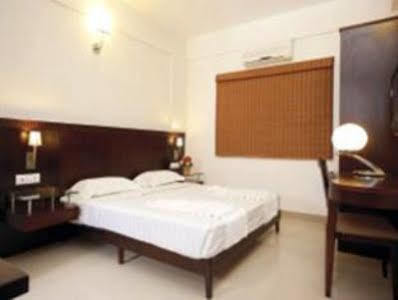 Hotel Amshi International