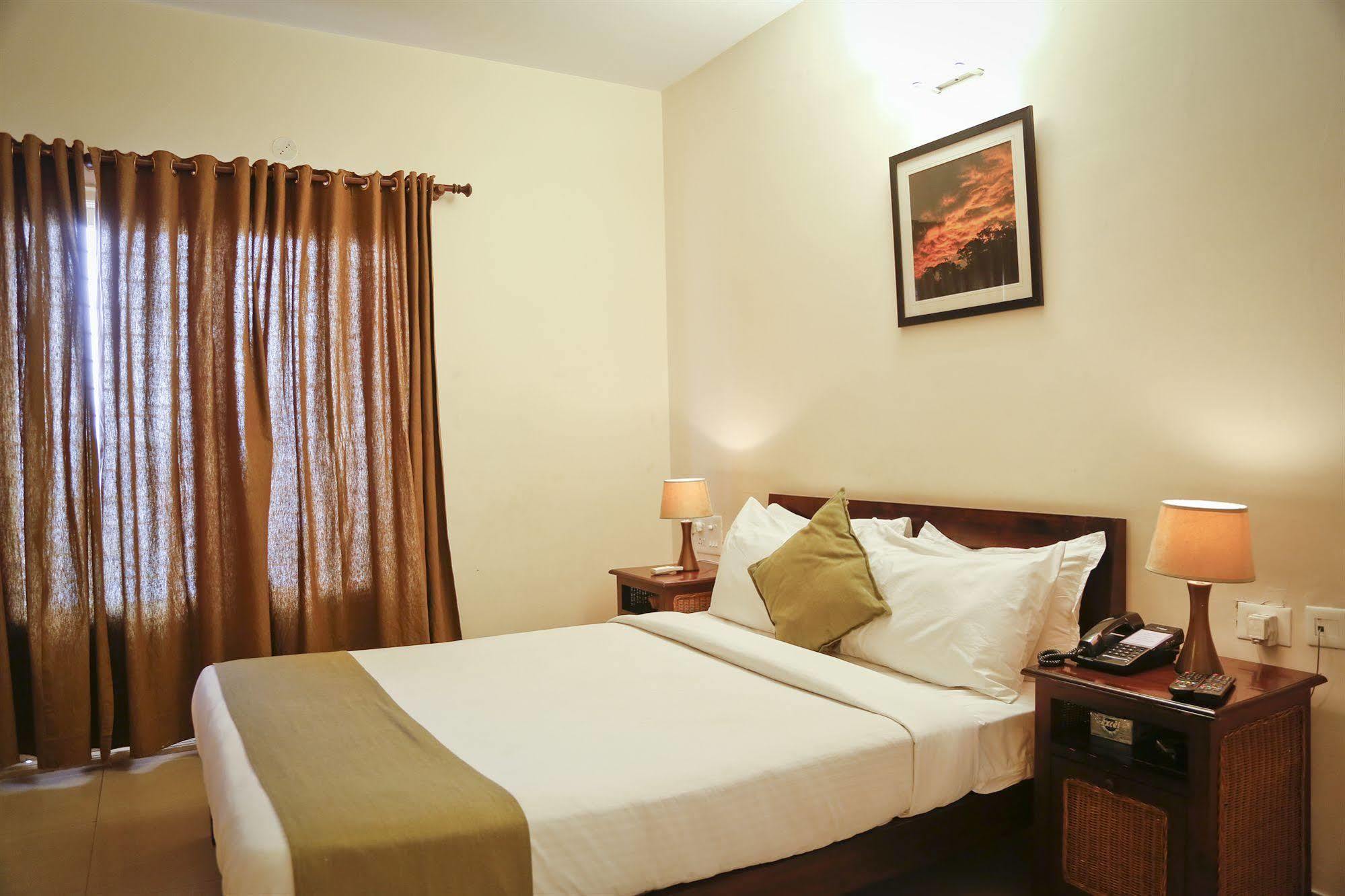 Maple Suites, Serviced