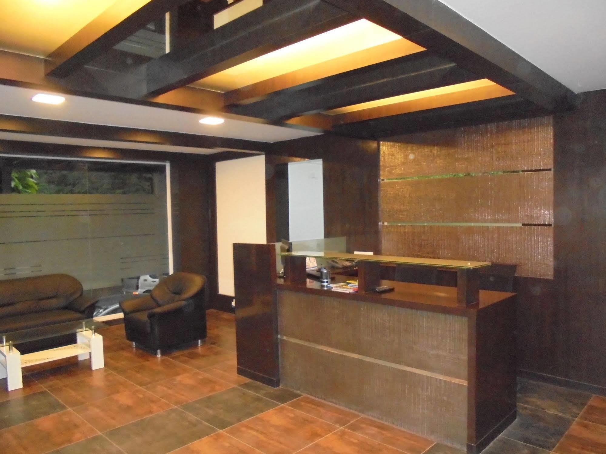Hotel O Apple Tree 3*