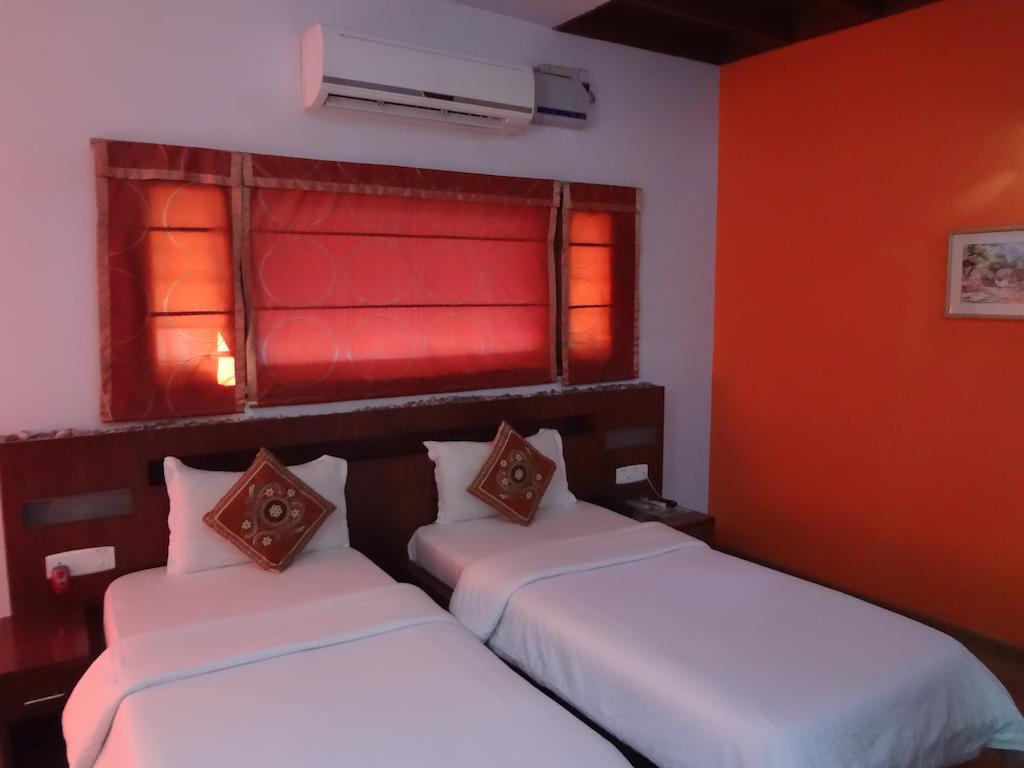 Guest house Compact Copper Quilt Bangalore