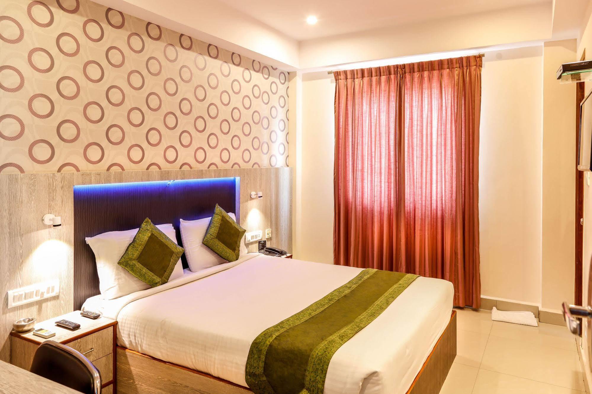 Hotel Itsy Elmas Golden Key Bangalore