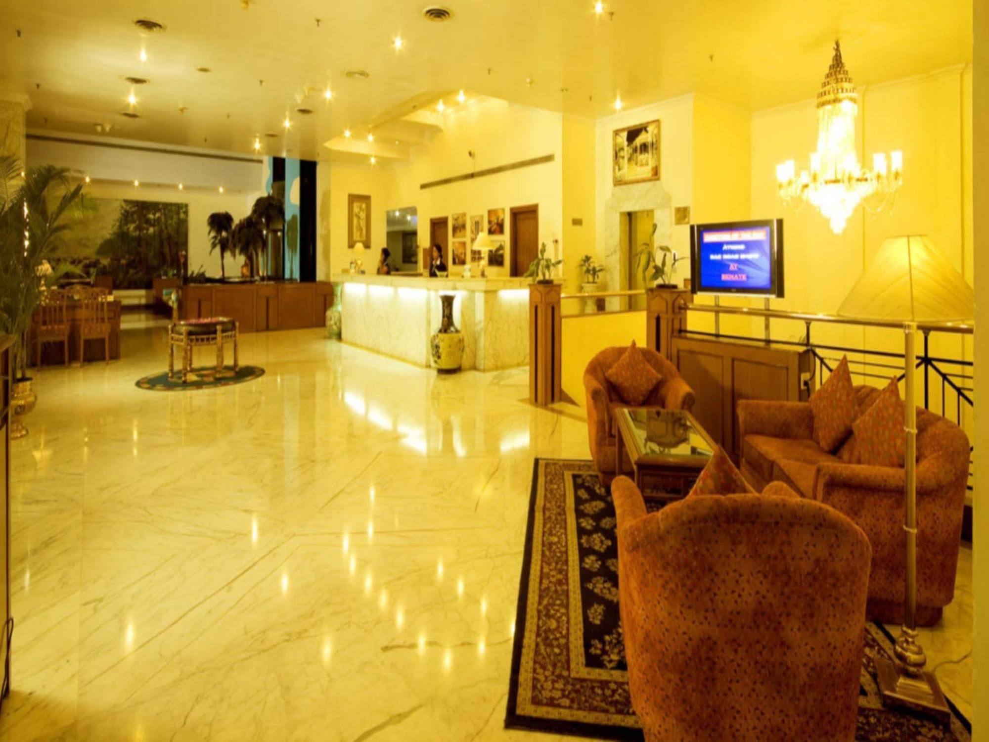 Hotel The Capitol Bangalore