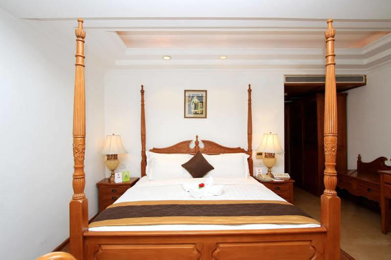 Shravanthi Sarovar Portico 4* Bangalore