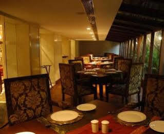 Hotel Shravanthi Sarovar Portico