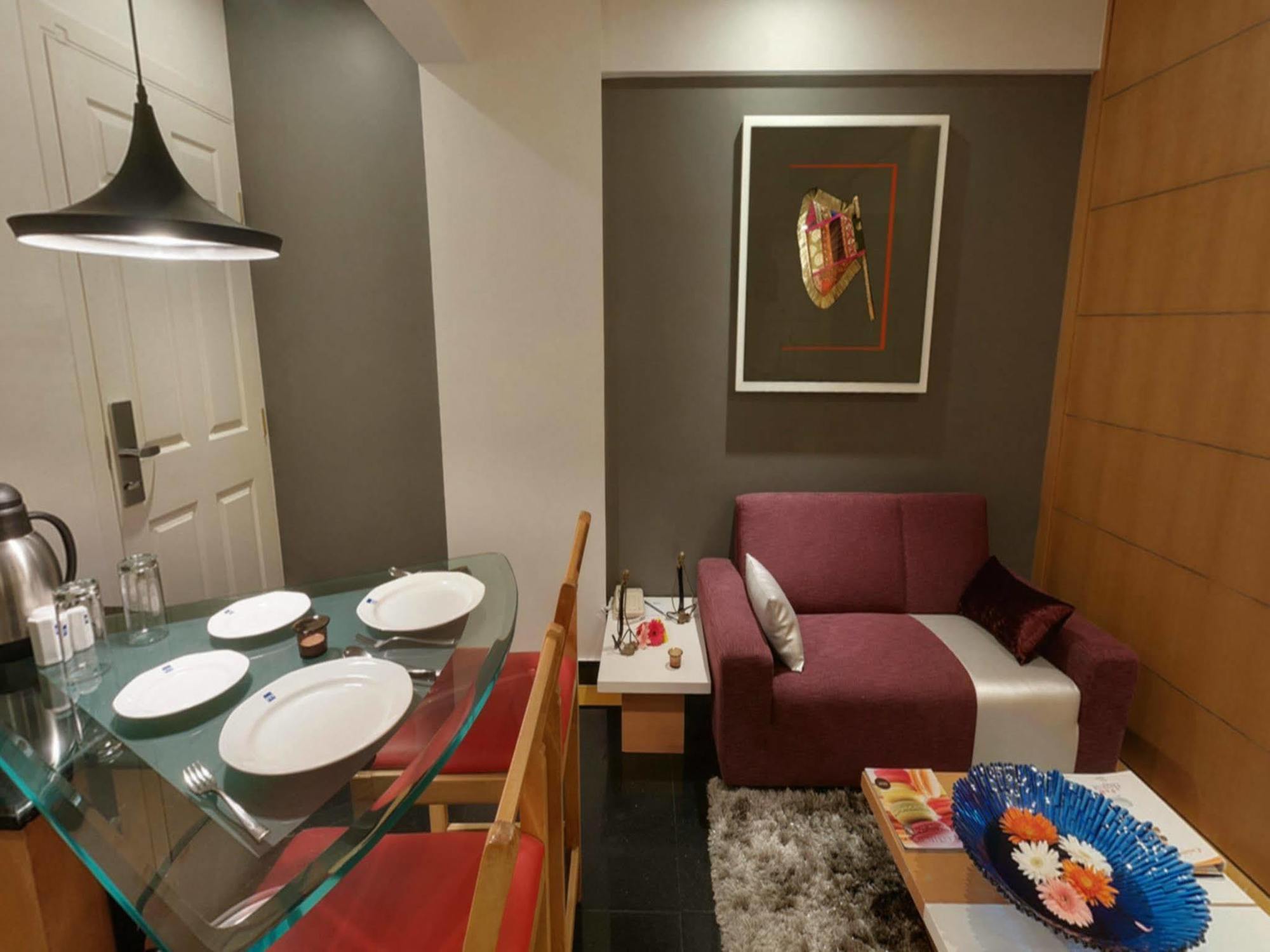 Melange Luxury Service Apartment