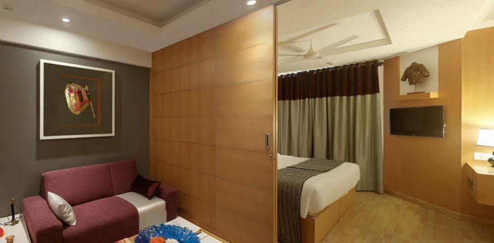 Melange Luxury Service Apartment