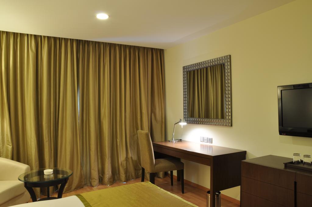 Hotel Adarsh Hamilton
