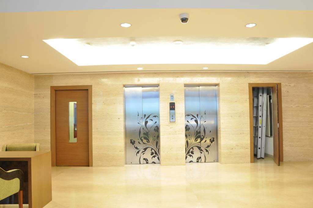 Hotel Adarsh Hamilton