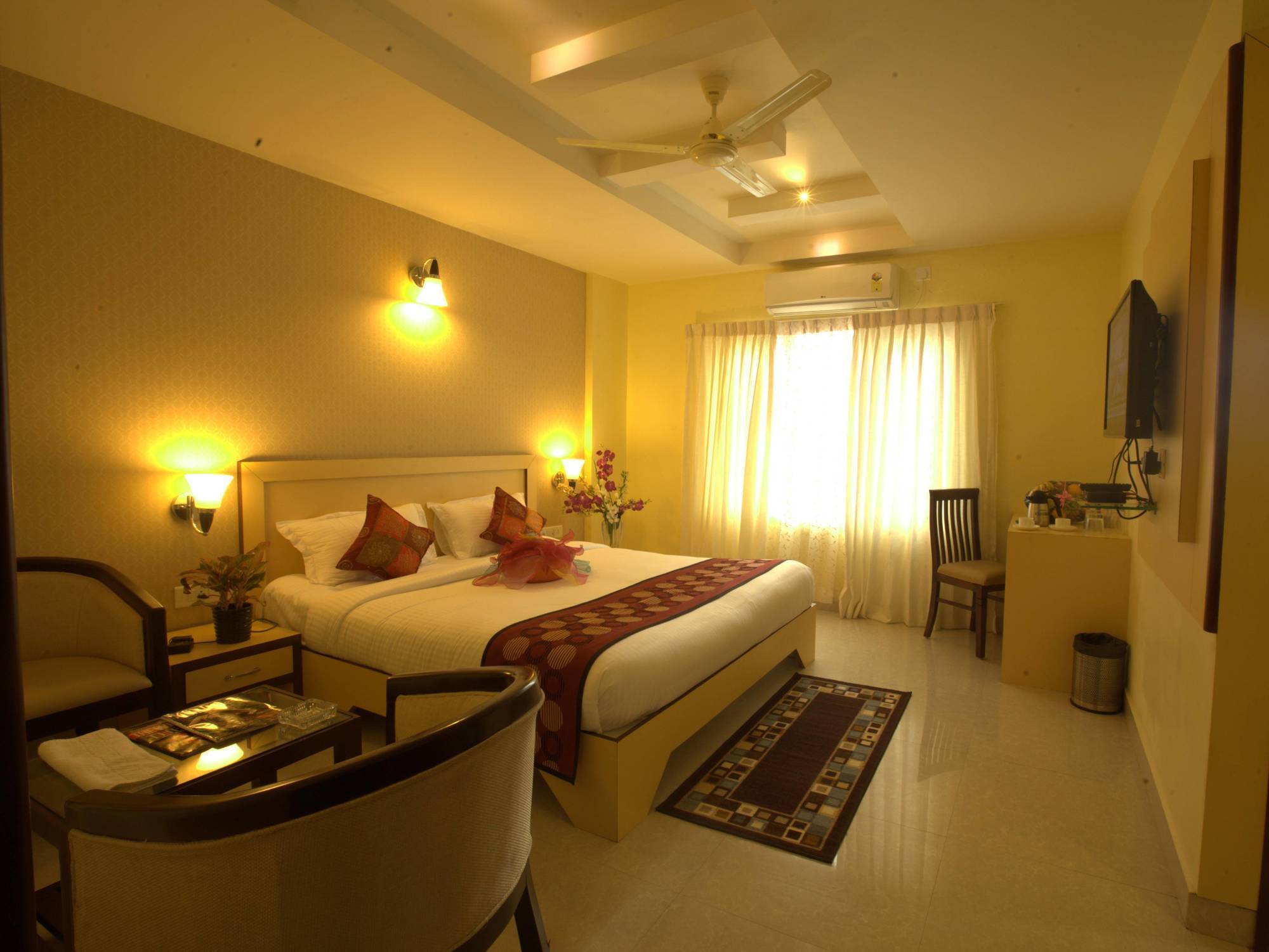 Royal Shades Hotel