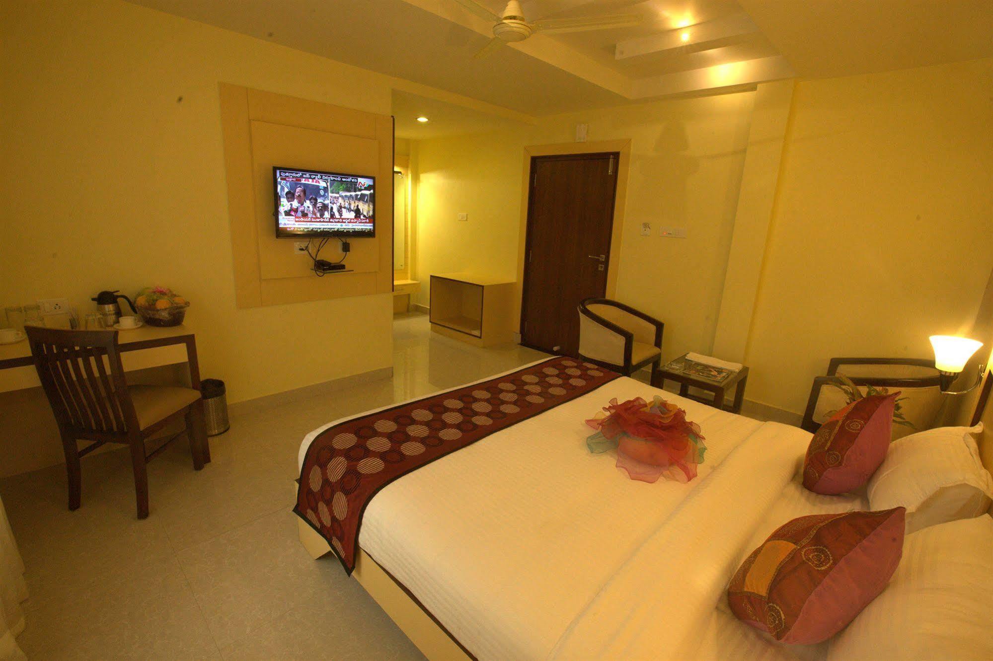 Hotel Royal Shades
