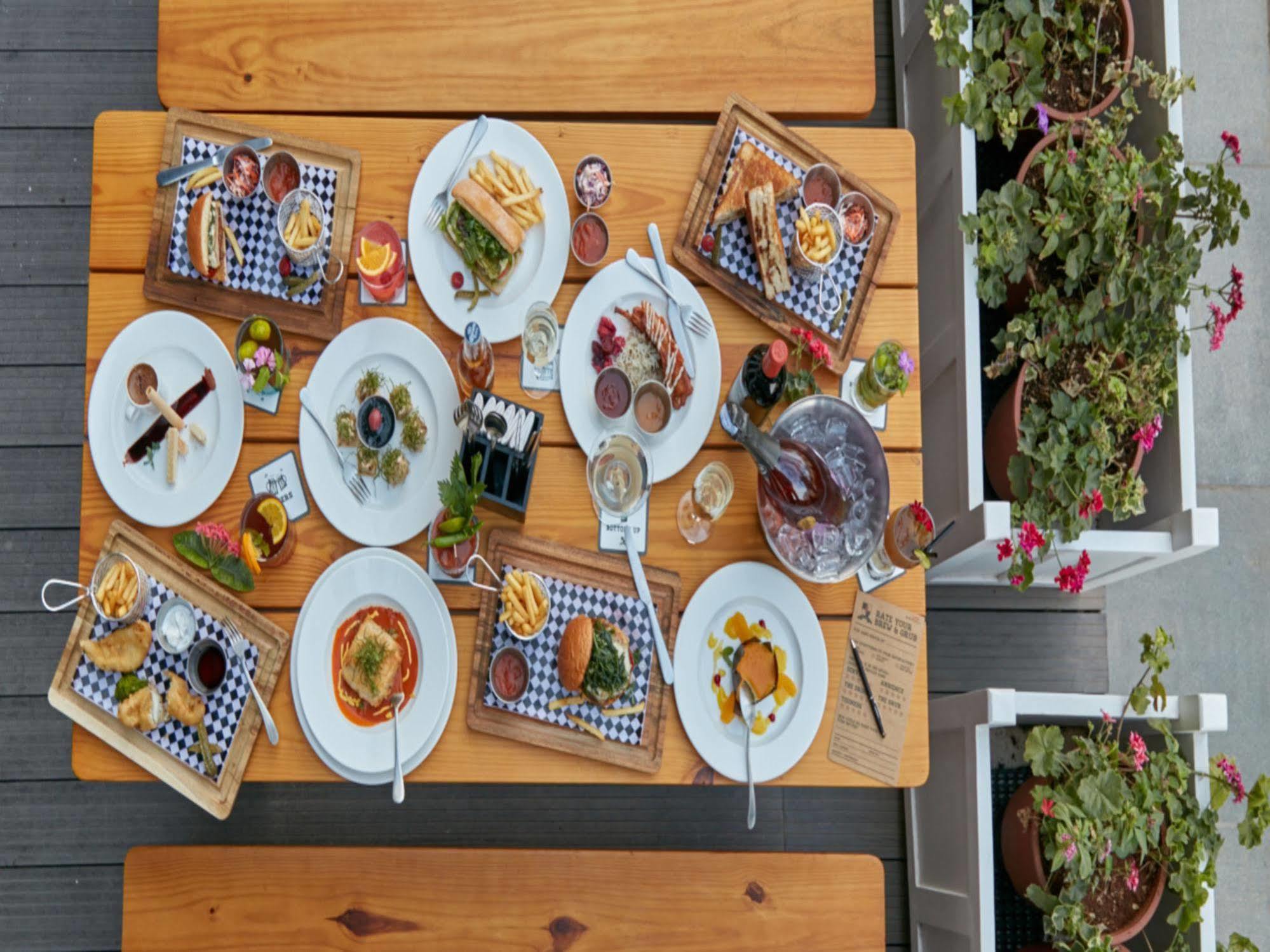 The Waverly Hotel & Residences Hotel 4*