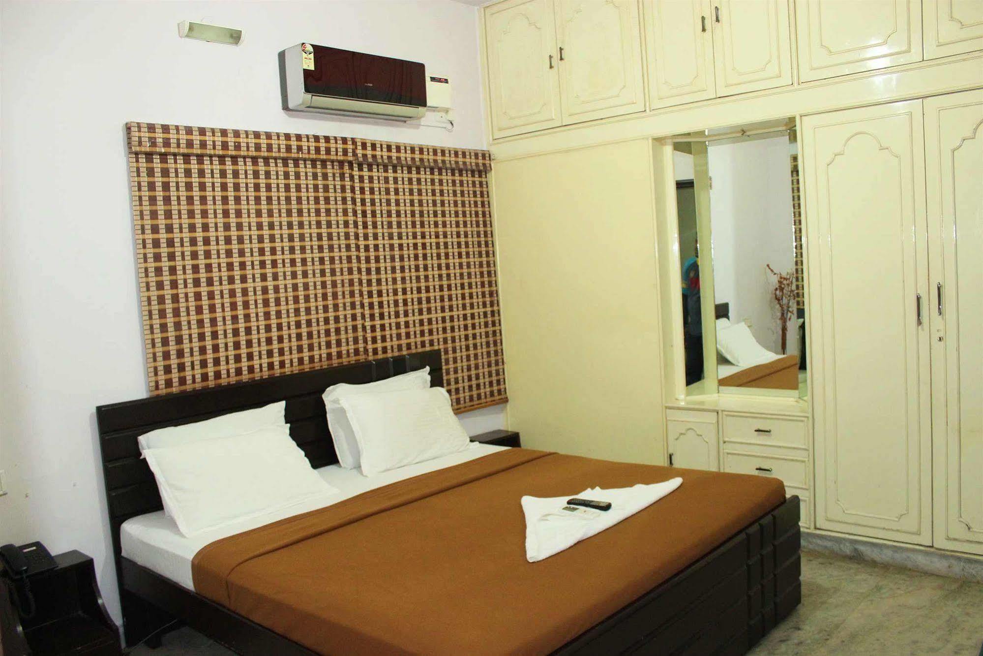 The New Casablanca Boutique 2*