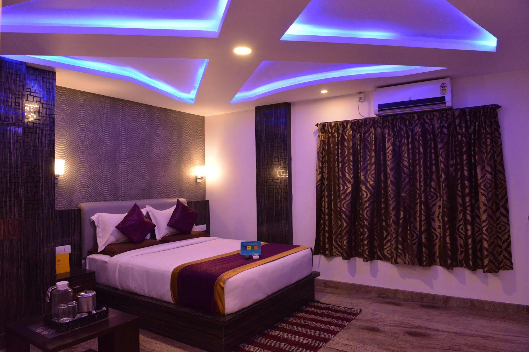 Hotel Fabhotel Legacy Brigade Road 3*