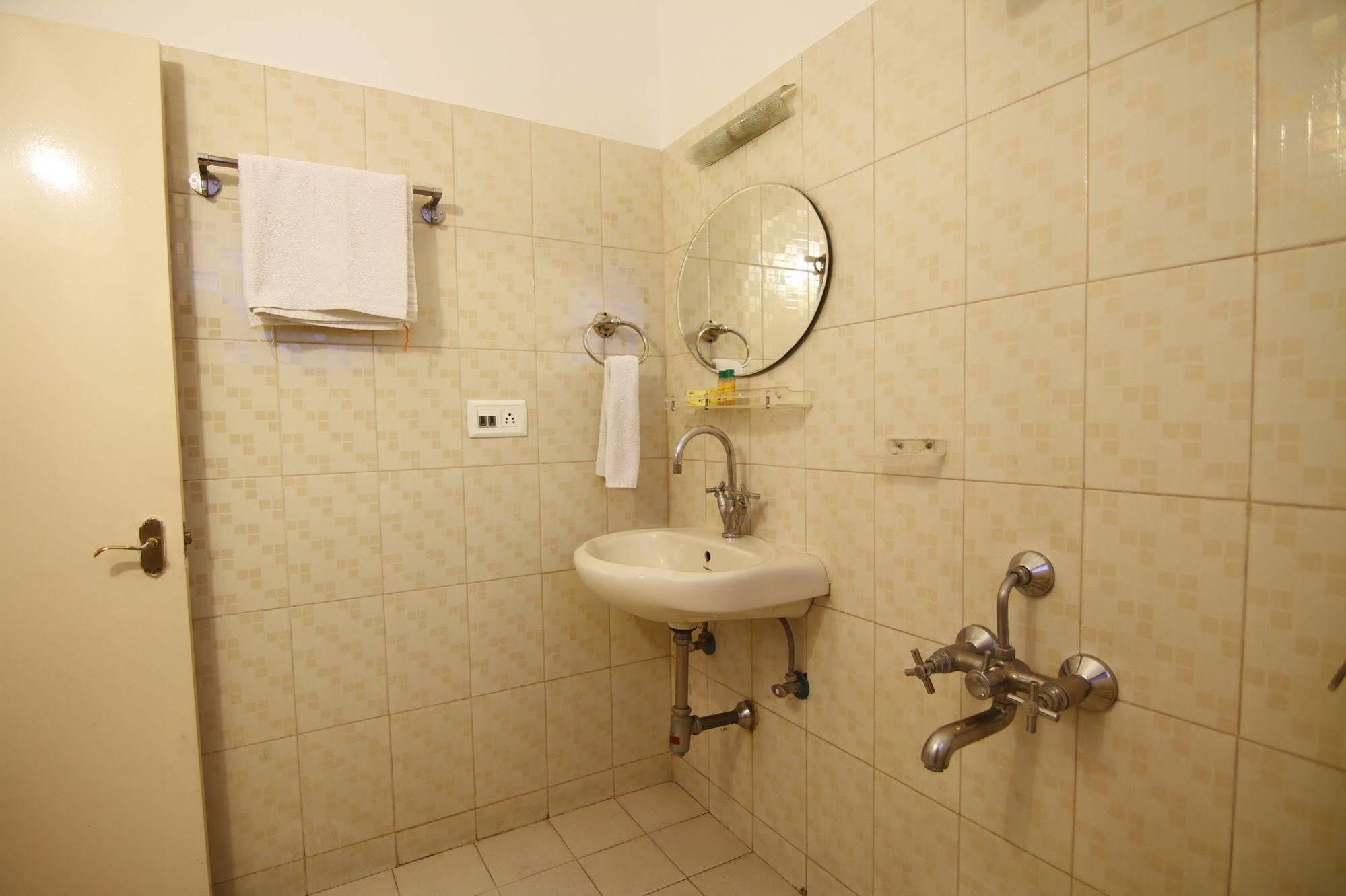 Hotel Fabhotel Maruthi Domlur Bangalore