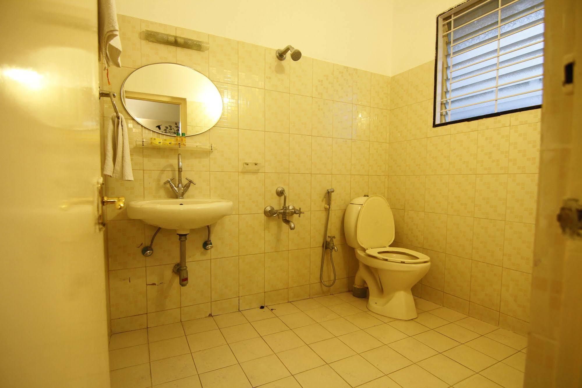 Hotel Fabhotel Maruthi Domlur Bangalore