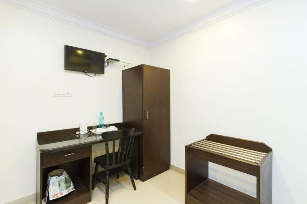 Hotel Oyo Premium Iisc New Bel Road Bangalore