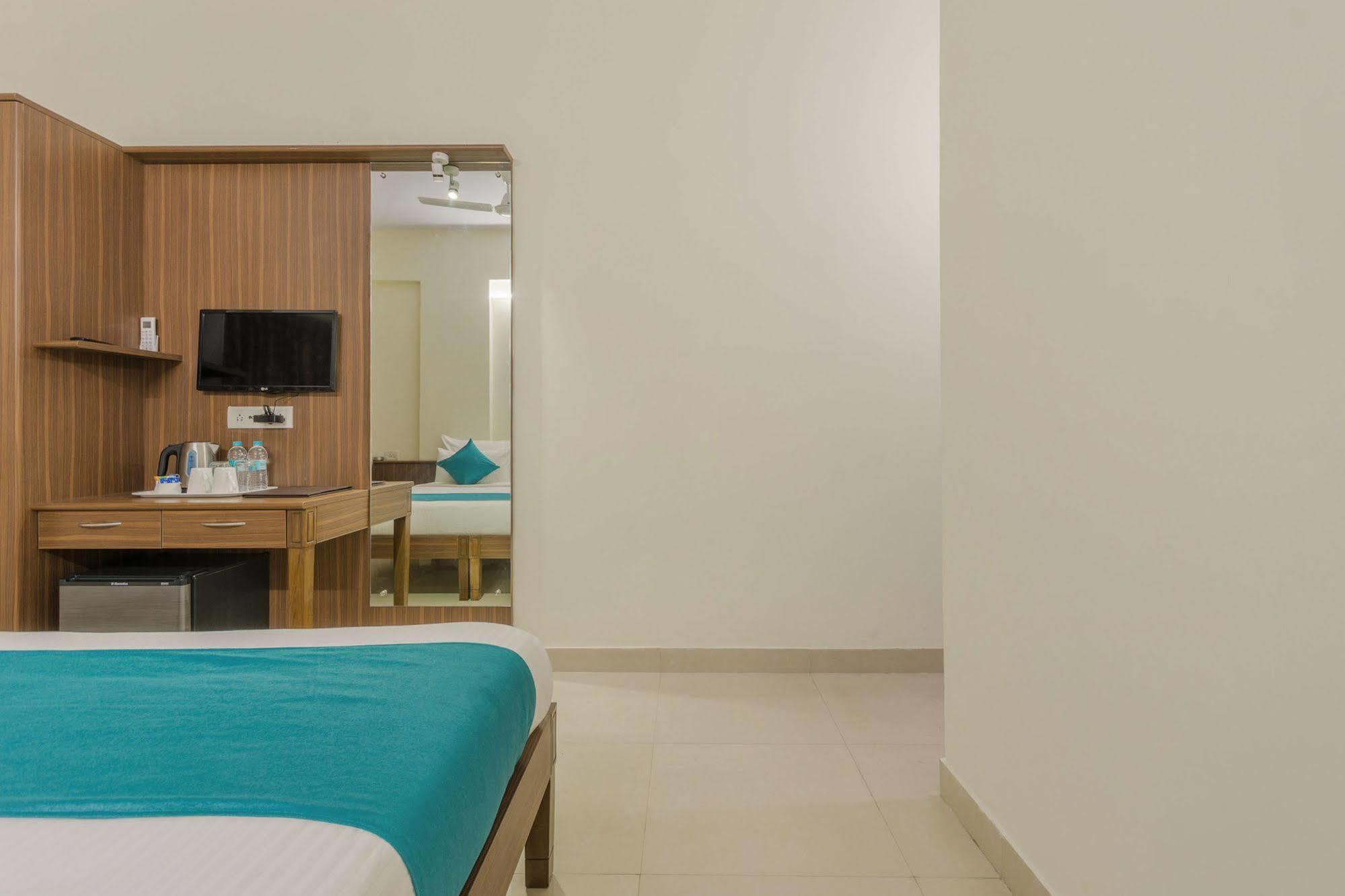 Zo Trinity Circle Mg Road 3*