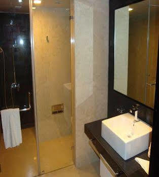 Hotel Davanam Sarovar Portico Bangalore