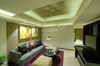 Davanam Sarovar Portico Hotel