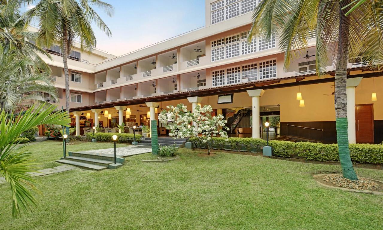 Resort Royal Orchid & Convention Centre, Yelahanka 4*