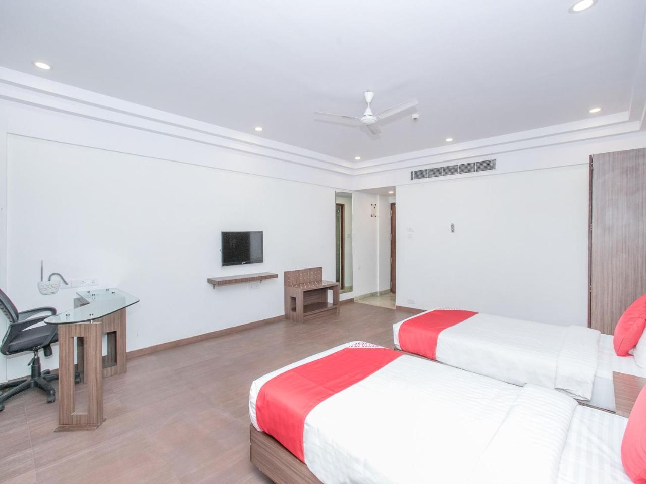 Hotel Oyo 1350 Hotel Sherwood Suites-2 3*