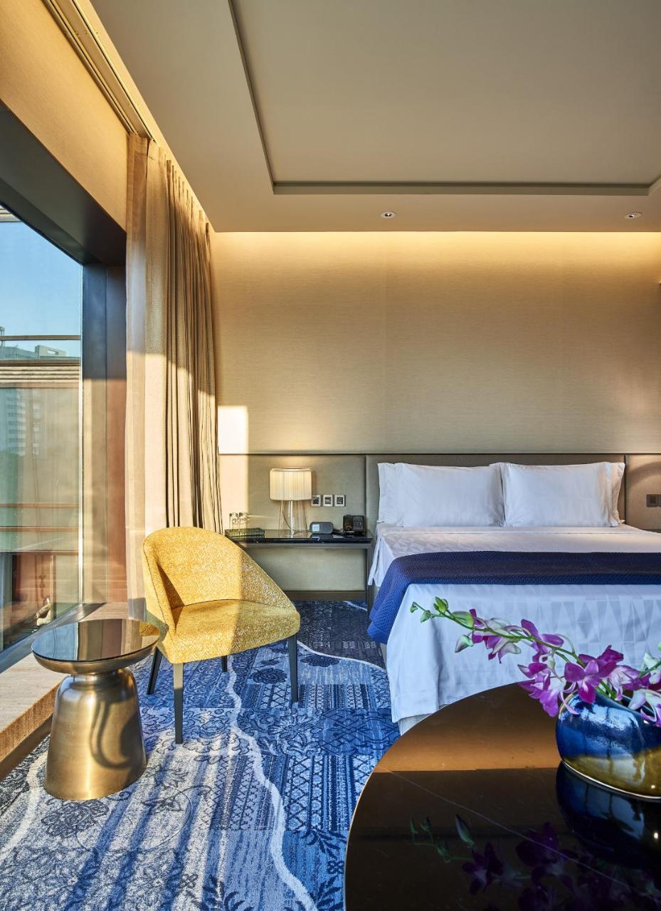 Hotel The Den, Bangalore