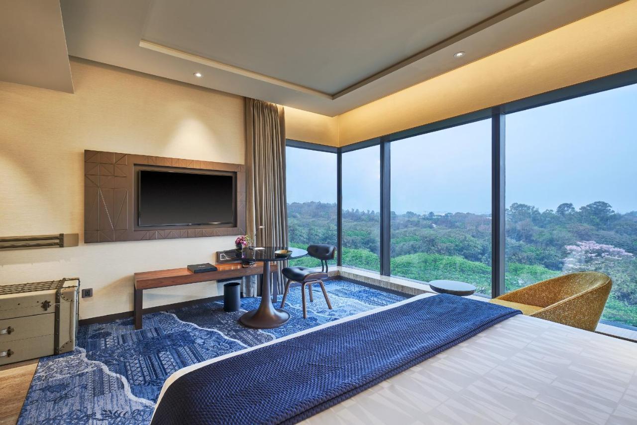Hotel The Den,