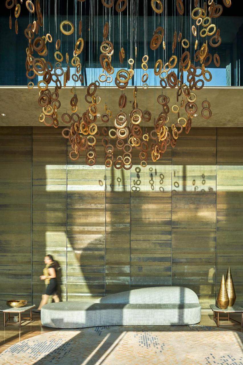The Den, Hotel 5*