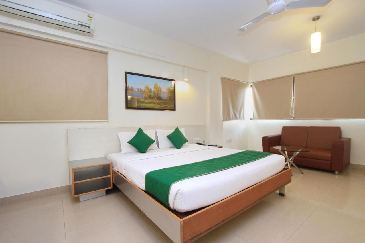 Hotel Oyo 9418 Jade Springs
