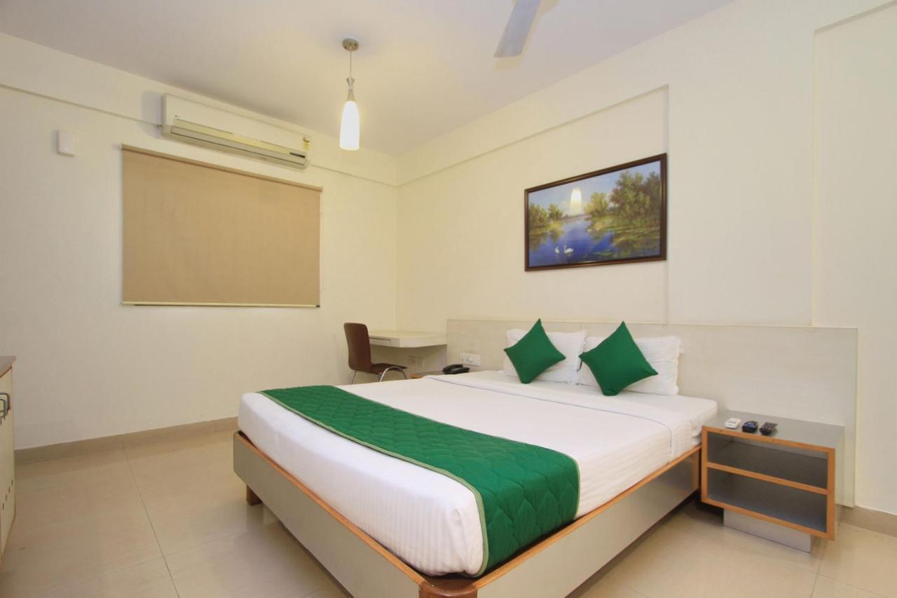 Hotel Oyo 9418 Jade Springs 3*