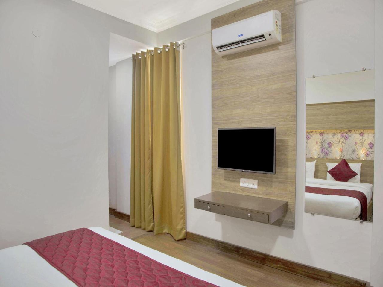 Oyo 11959 Seven Olives Hotel 3*